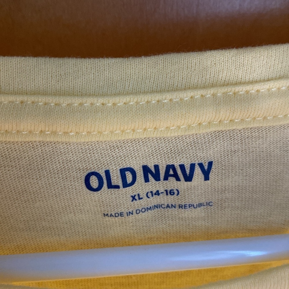 Beach yellow Old Navy tee shirt NWT - Picture 4 of 7
